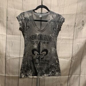 Rosio Charcoal and Silver Fleur-de-Lis Tee